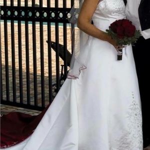 Alfred Angelo ivory/dark red wedding gown,size 16 taken in to approx 14-15.